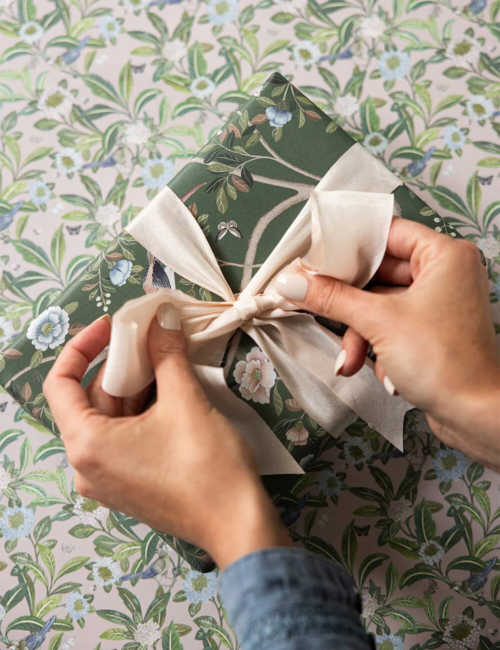 Camellia Tree / Summer Garden Gift Wrap 100pk - Image 3