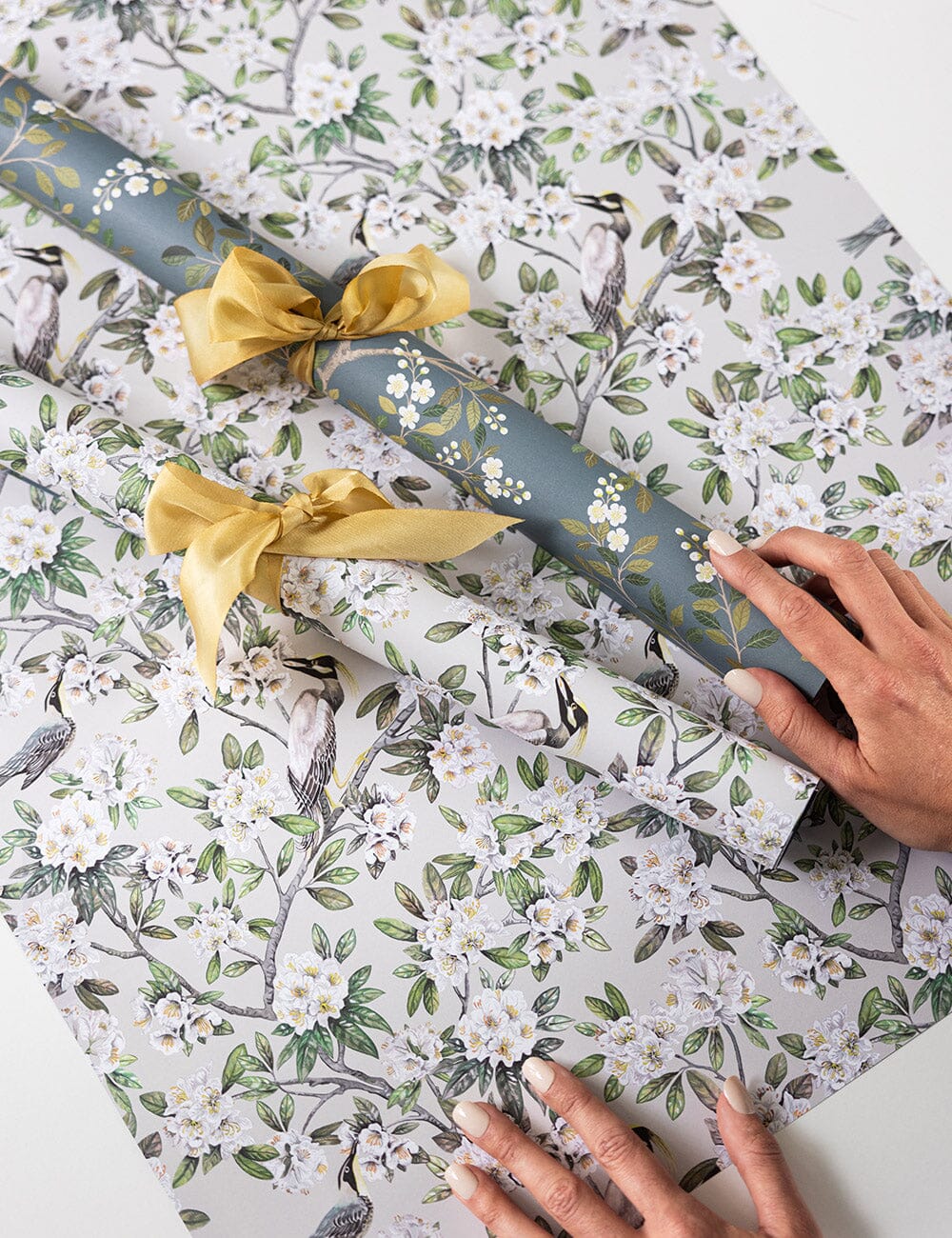 Victoria / White Blossom 6pk Gift Wrap Sheets - Image 3